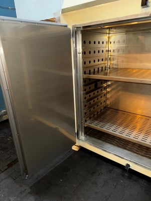 48" width x 48" H x 24" L Blue M #DCW-326, double door cabinet oven, Stainless Steel interior, 600&deg;F, tested - Image 4