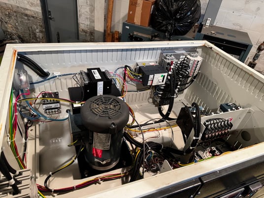 48" width x 48" H x 24" L Blue M #DCW-326, double door cabinet oven, Stainless Steel interior, 600&deg;F, tested - Image 5