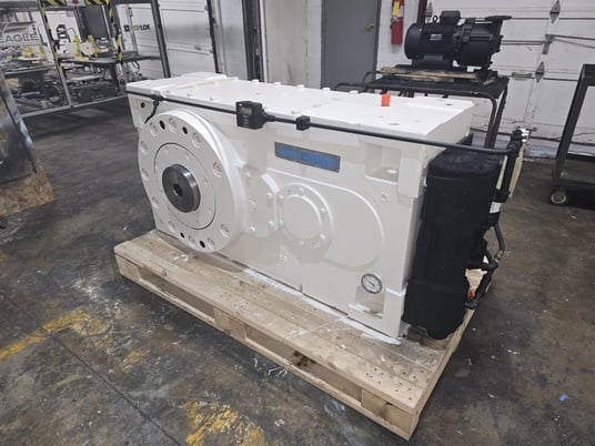 6" Black Clawson #6XTR-360, single screw side port feed extruder, 300 HP, 14.175:1 gearbox ratio, 24:1 L/D - Image 3