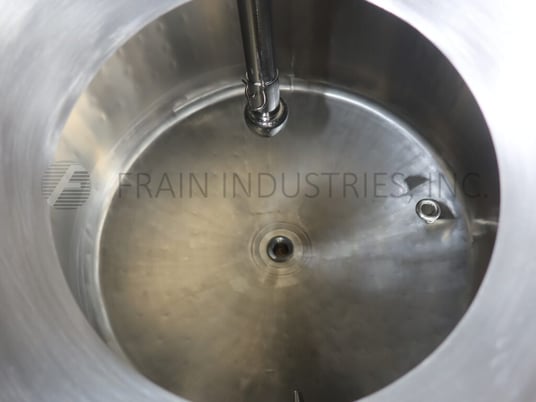 105 gallon DCI, 316L Stainless Steel, insulated & jacketed tank, 36" dia. x 24" side wall - Image 2