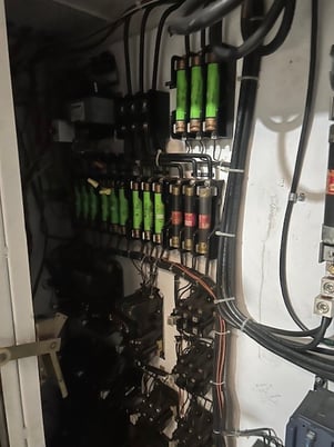 Mesh Belt Shot Blasters 27.5" Wire Mesh Belt Shot Blaster - Image 1