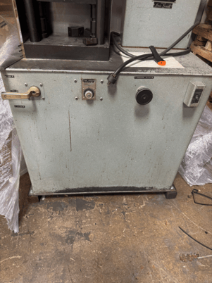 40000 lb. Louis Small #UT40TA10, Tensile Tester - Image 3