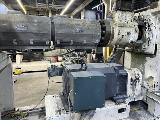 6" Welex, 27" sheet line, 30:1 L/D, air-cooled, 6 barrel zones, 500 HP Baldor AC motor, 2000 - Image 7