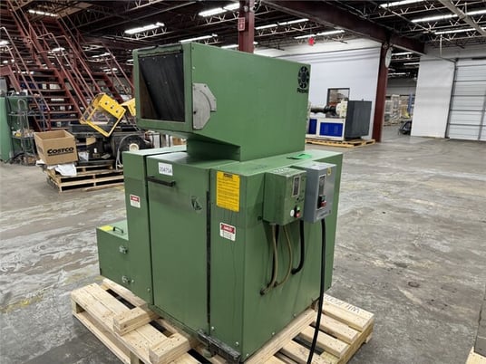 10" x 12" Rapid #1012.K, granulator, 7.5 HP w/ blower, 3 knife open rotor, 4" diameter discharge - Image 1