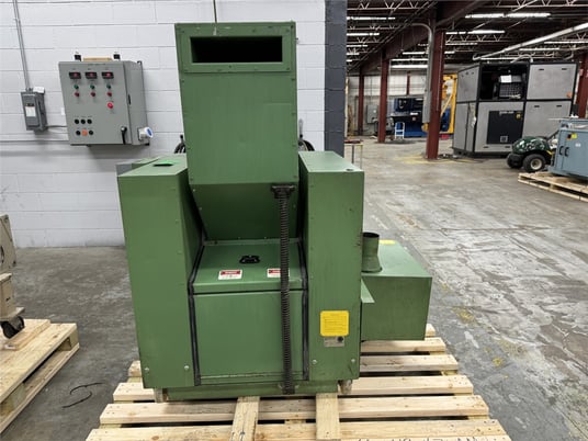 10" x 12" Rapid #1012.K, granulator, 7.5 HP w/ blower, 3 knife open rotor, 4" diameter discharge - Image 4