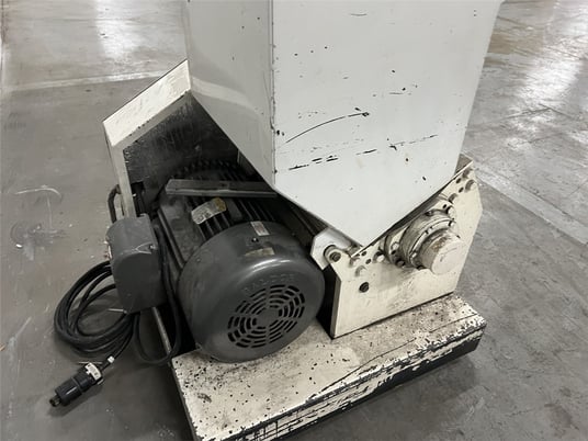 11" x 20" MPG #M1120, granulator, 15 HP, starter Control, 21 blade staggerd knife rotor, bolt on blades - Image 3