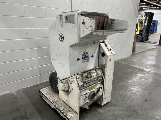 11" x 20" MPG #M1120, granulator, 15 HP, starter Control, 21 blade staggerd knife rotor, bolt on blades - Image 4