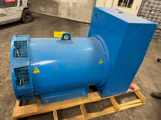 625 KW, 1800 RPM, Marathon Synchronous Alternator, Frame 573, single bearing, 480Y/277 Volts, new unused - Image 1
