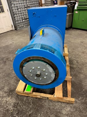 625 KW, 1800 RPM, Marathon Synchronous Alternator, Frame 573, single bearing, 480Y/277 Volts, new unused - Image 5