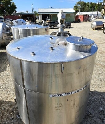 1500 gallon Stainless Steel Mix Tank, 6' 6" diameter x 6' T/T - Image 4