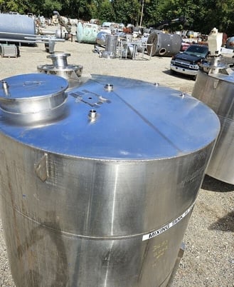 1500 gallon Stainless Steel Mix Tank, 6' 6" diameter x 6' T/T - Image 9