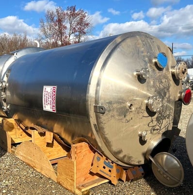 3000 gallon A & B Process Systems, Stainless Steel sanitary insulated tank, 7' diameter x 12' T/T, 2011 - Image 2