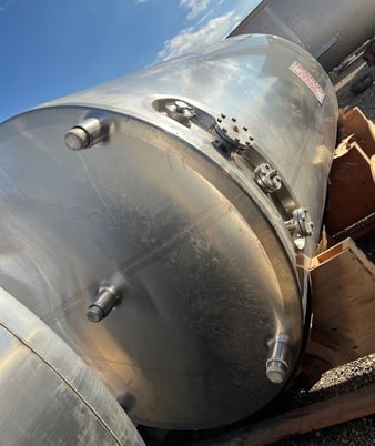 3000 gallon A & B Process Systems, Stainless Steel sanitary insulated tank, 7' diameter x 12' T/T, 2011 - Image 6