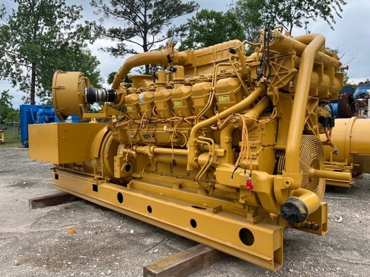 1101 KW Caterpillar #3512C, Land electric gensets, 600 Volts, Kato 6P6-3300 genends, rebuilt (2 available) - Image 2