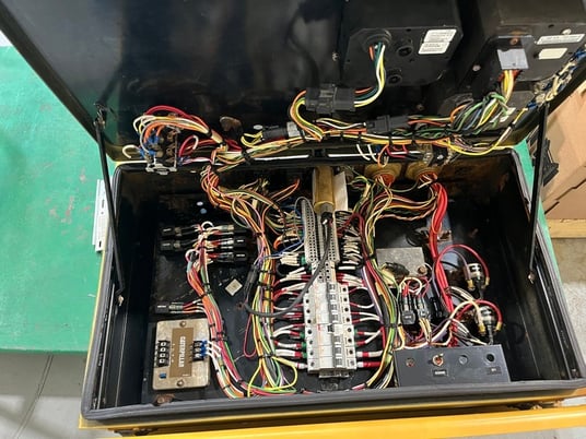 1101 KW Caterpillar #3512C, Land electric gensets, 600 Volts, Kato 6P6-3300 genends, rebuilt (2 available) - Image 9