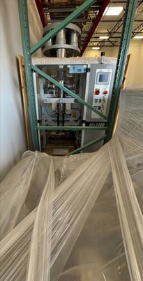 Indumak #MG-1000 CGS vertical form fill and seal bagger, volumetric filler, incline conveyor, 2016 - Image 4