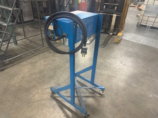 Model #MFP-8G, 8-Zone hot runner controller with stand - Image 3