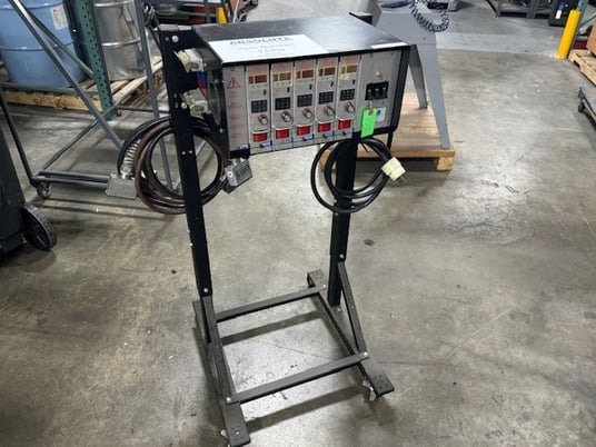 Model #MF5, 5-zone hot runner controller with cables - Image 1