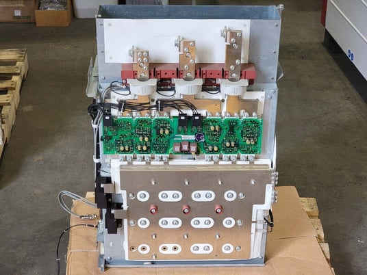 Siemens, 6SL3351-1AE33-8AA2, Sinamics Masterdrives power block for 3 phase 380-480 Volts 180A, new surplus - Image 1