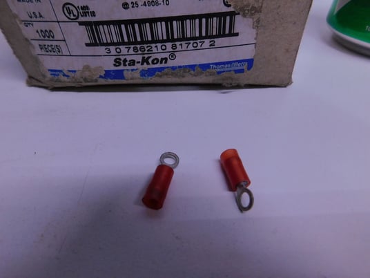 Thomas & Betts Sta-Kon, Nylon Insulated Pressure Terminal Connectors, 1000 Qty., #6 Bolt Hole, 22-16 AWG, New - Image 3