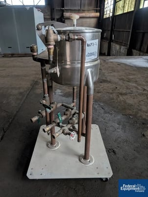 5 gallon Groen #5SP, Kettle, Stainless Steel, jacketed for 45 psi at 650&deg; f, on legs - Image 3