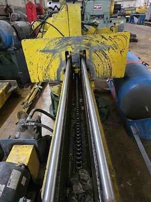 30000 lb. Turnstile (2-arm), 63" width, 5" C-hook opening, hydruaic rotation - Image 4