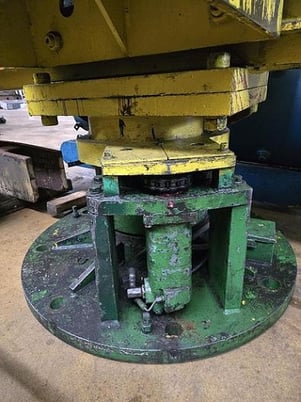 30000 lb. Turnstile (2-arm), 63" width, 5" C-hook opening, hydruaic rotation - Image 5