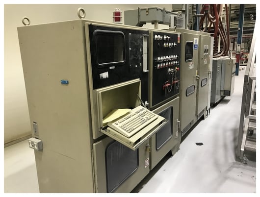 Brown #B4042 thermoforming line, 40" x 42", 6" daylight, w/ former & T340 trim press. 1996 - Image 4