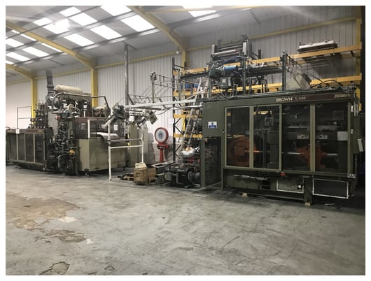 Brown #B4042 thermoforming line, 40" x 42", 6" daylight, w/ former & T340 trim press. 1996 - Image 7