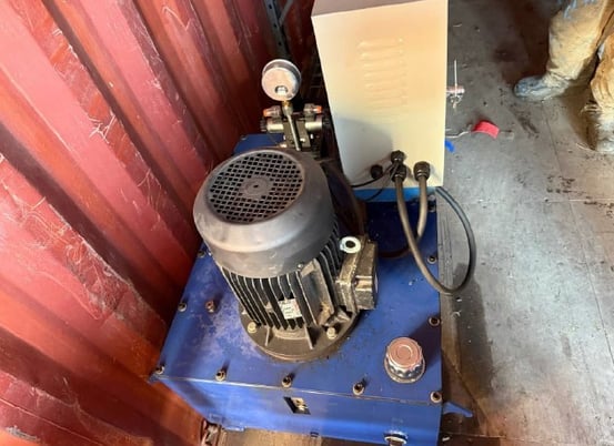 Lot of Single Auction Locknut Hydraulic Cylinders, 50 MT jack capacity - Image 3