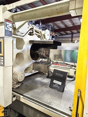 390 Ton, 41 oz., Toshiba #ISG-390, horizontal injection molder, 28.7" x 28.7" tie bar spacing, 49.2" - Image 6