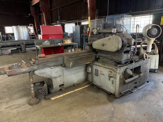 18" x 72" Landis #4R or 3R, heavy duty large capacity cylindrical grinder - Image 4