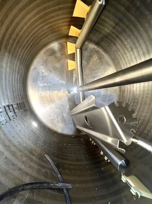 500 gallon Feldmeier, jacketed sanitary 316L Stainless Steel mix/tank, sweep/scrape agitation - Image 4