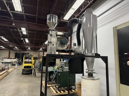 Pelletron #P10, Deduster w/Dust Beater, 1000 lb./hr., 134" total height on stand, 230 V - Image 10