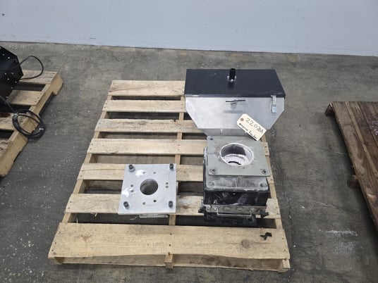 Maguire #MCP-4-18-EAC, Concentrate Feeder, 0.5-4 lb./hr. Output, 1/2" Auger Size, 30 RPM - Image 1