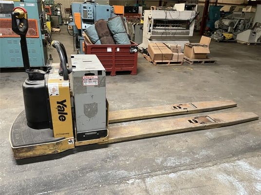 8000 lb. Yale #MPE080IFN24T2890, Pallet Jack, Double Pallet, 8' long Forks, 24 V, 775 hours - Image 4