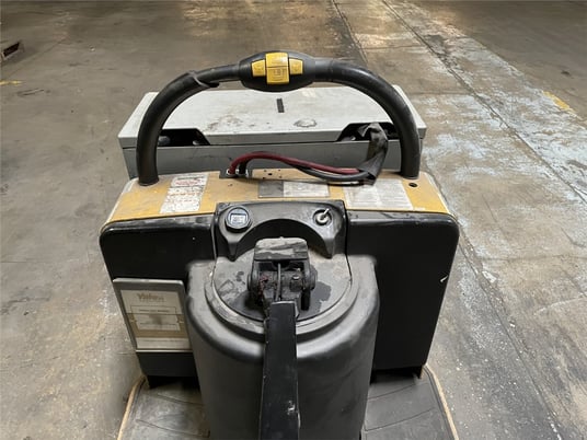 8000 lb. Yale #MPE080IFN24T2890, Pallet Jack, Double Pallet, 8' long Forks, 24 V, 775 hours - Image 5