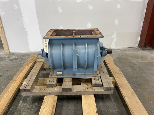 10" Young, Rotary Airlock - Image 2