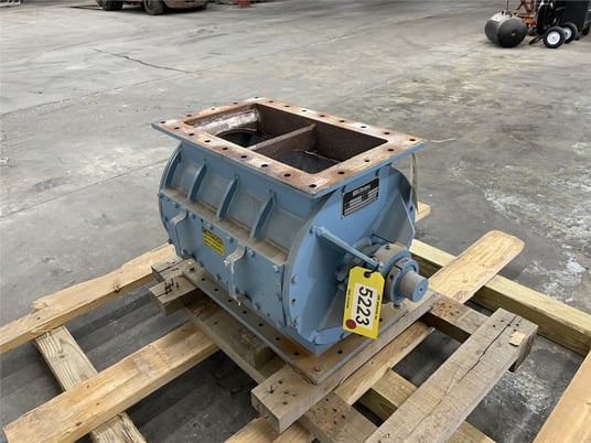 10" Young, Rotary Airlock - Image 3