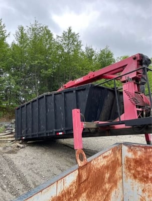 Peterson #PL3, 24 yard skid mounted grapple loader, barn doors, can be operated externally from both sides - Image 2