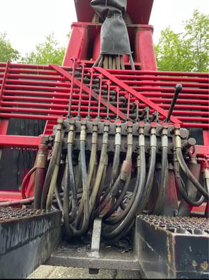 Peterson #PL3, 24 yard skid mounted grapple loader, barn doors, can be operated externally from both sides - Image 8