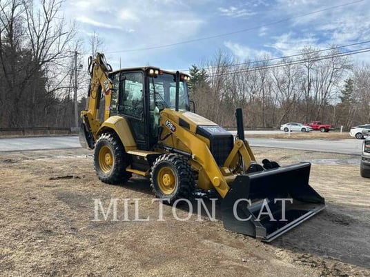 Cat 42007XE, Backhoe Loader, 44 hours, S/N: H9X01782C, 2022 - Image 2