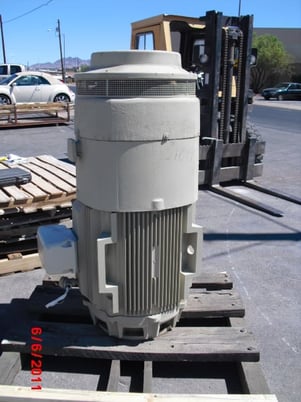 100 HP 900 RPM General Electric, Frame L445VP16, TEFC BB, 460 Volts, New Surplus - Image 2
