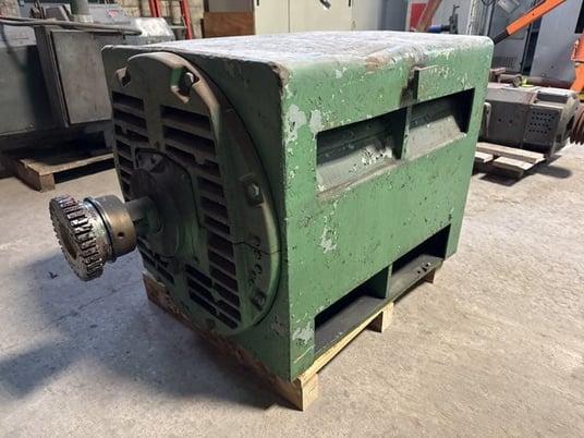 350 HP 900 RPM General Electric, Frame 8266Z, Drip-Proof Ball Bearing, 440 Volts - Image 3