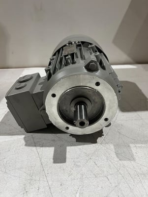 .86 KW HP 1695 RPM Siemens #1LA70834AA12-Z, Motor, 3 Phase, 50/60 Hz, 1.80 Amps, 440/480 Volts - Image 2