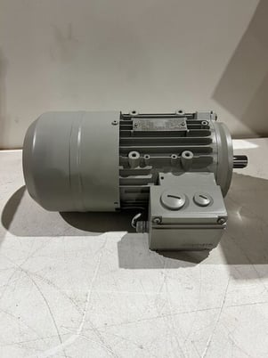 .86 KW HP 1695 RPM Siemens #1LA70834AA12-Z, Motor, 3 Phase, 50/60 Hz, 1.80 Amps, 440/480 Volts - Image 3