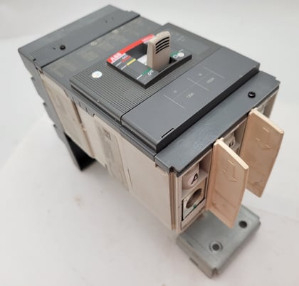 125 Amps, ABB, Sace Tmax XT4NU3125AYJ000XXX, Circuit Breaker, 3P 600V Type XT4N250 - Image 1