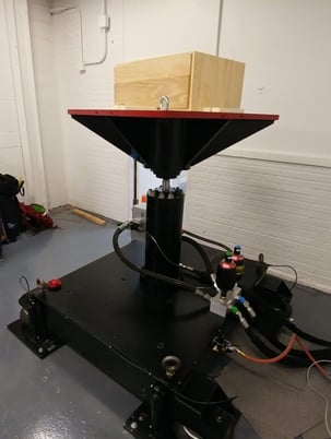6.6 KIP LAB #891 Servo Hydraulic Vibration System, 6600 lbf force, 2000 lb. payload, 6" str. area - Image 2