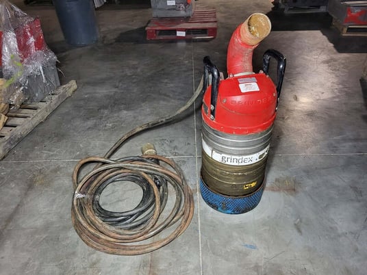 4" Grindex #8105.181-0026, 15 KW drainage pump, 4" discharge, 20 HP, 137 GPM, like new - Image 1