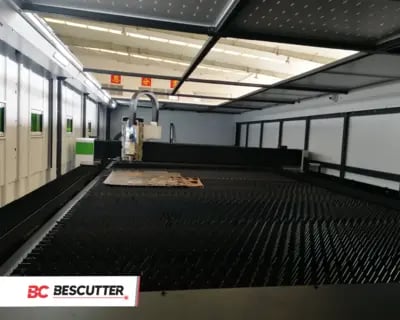 Bescutter #FlyCoil-5x13, fiber laser sheet cutter, 5' x 13', enclosure w/ CE safety window, shuttle tables - Image 4